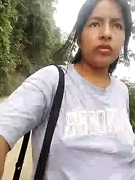 Snapshot of Danna-linyi chatting on January 2025 01:22:02 PM Danna-linyi online show from January 2025 01:22:02 PM