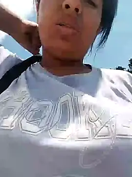 Snapshot of Danna-linyi chatting on January 2025 06:32:02 PM Danna-linyi online show from January 2025 06:32:02 PM