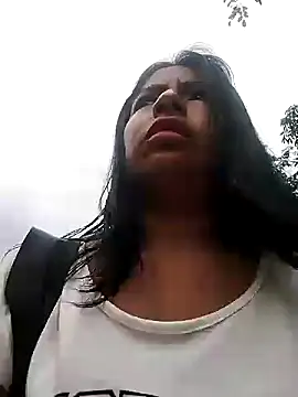 Snapshot of Danna-linyi chatting on February 2025 02:13:02 PM Danna-linyi online show from February 2025 02:13:02 PM