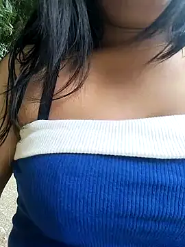 Snapshot of Danna-linyi chatting on February 2025 08:27:02 PM Danna-linyi online show from February 2025 08:27:02 PM