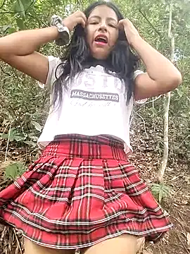 Snapshot of Danna-linyi chatting on February 2025 05:20:02 PM Danna-linyi online show from February 2025 05:20:02 PM