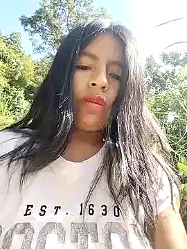 Snapshot of Danna-linyi chatting on March 2025 08:10:02 PM Danna-linyi online show from March 2025 08:10:02 PM