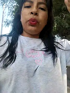 Snapshot of Danna-linyi chatting on March 2025 02:13:02 PM Danna-linyi online show from March 2025 02:13:02 PM