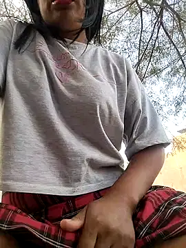 Snapshot of Danna-linyi chatting on March 2025 11:03:02 PM Danna-linyi online show from March 2025 11:03:02 PM