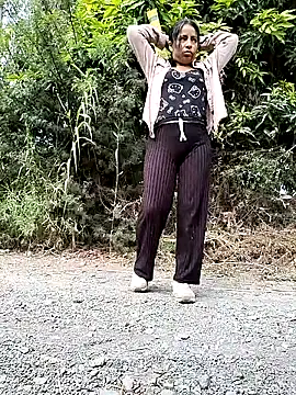 Snapshot of Danna-linyi chatting on March 2026 08:03:01 PM Danna-linyi online show from March 2026 08:03:01 PM