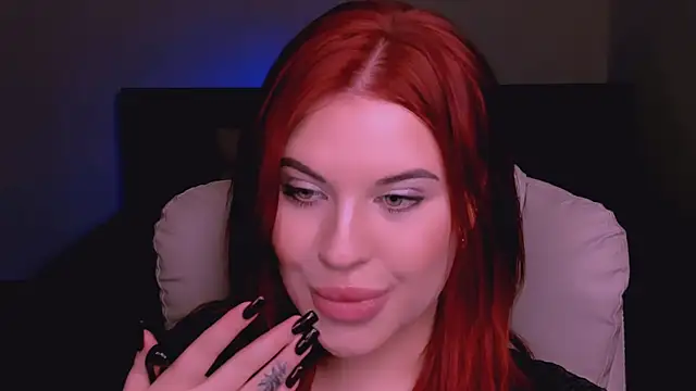 Snapshot of evaharve chatting on April 2026 08:09:02 PM evaharve online show from April 2026 08:09:02 PM