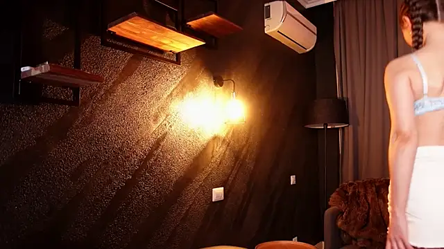 MuseSolis online show from December 2024 10:25:01 PM