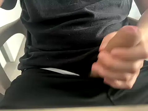 Snapshot of Axeeeeeeeeeeeel chatting on March 2026 05:35:01 PM Axeeeeeeeeeeeel online show from March 2026 05:35:01 PM