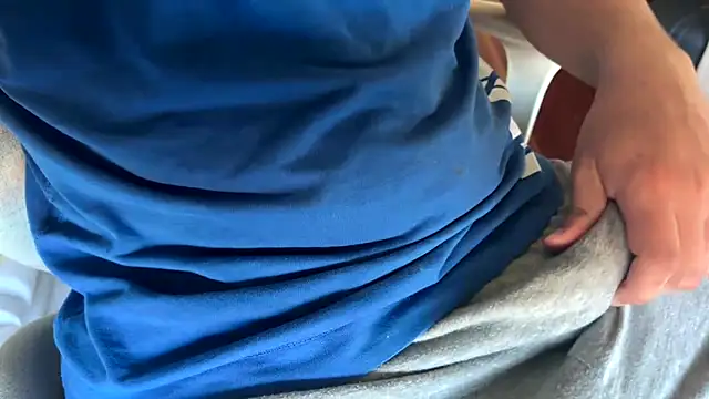 Snapshot of Axeeeeeeeeeeeel chatting on April 2026 12:21:02 PM Axeeeeeeeeeeeel online show from April 2026 12:21:02 PM