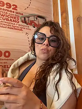 Gabriela-Parker  online show from November 2025 07:57:01 PM