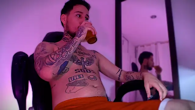 Junihn0 online show from September 2025 08:56:02 PM