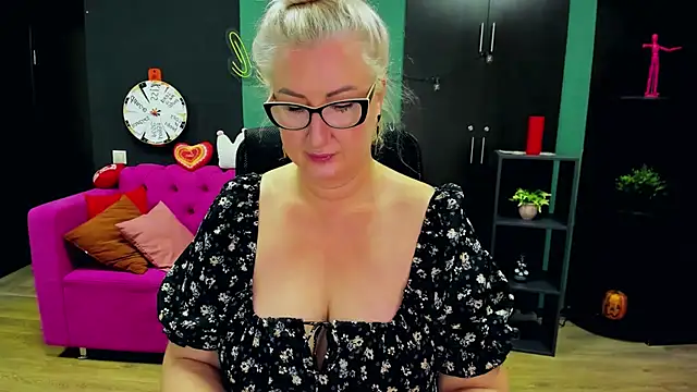 ChristyBrooks online show from November 2025 06:51:02 AM