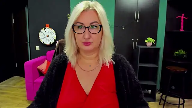 ChristyBrooks online show from December 2025 05:04:02 AM