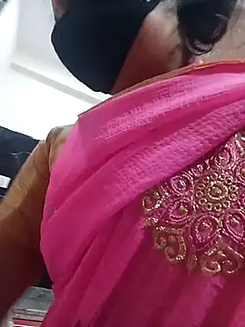 Snapshot of Cute-Aadhvita chatting on March 2026 02:37:01 AM Cute-Aadhvita online show from March 2026 02:37:01 AM