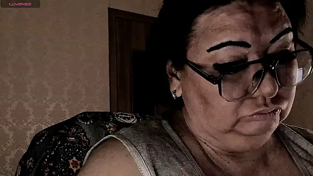 Snapshot of SexxyDreams1 chatting on March 2026 12:03:02 AM SexxyDreams1 online show from March 2026 12:03:02 AM