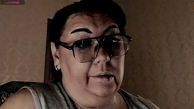 Snapshot of SexxyDreams1 chatting on March 2026 12:33:01 AM SexxyDreams1 online show from March 2026 12:33:01 AM