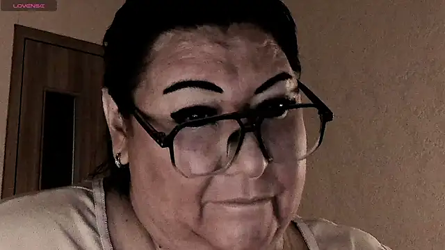 Snapshot of SexxyDreams1 chatting on April 2026 01:00:01 AM SexxyDreams1 online show from April 2026 01:00:01 AM