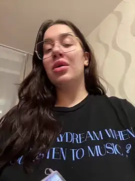 Snapshot of VikiDemi chatting on December 2024 03:59:01 PM VikiDemi online show from December 2024 03:59:01 PM