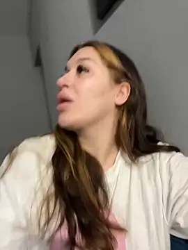 Snapshot of VikiDemi chatting on September 2025 06:41:02 PM VikiDemi online show from September 2025 06:41:02 PM