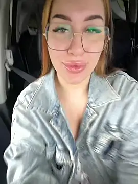 Snapshot of VikiDemi chatting on September 2025 06:02:02 AM VikiDemi online show from September 2025 06:02:02 AM