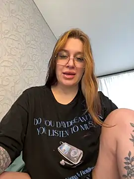 Snapshot of VikiDemi chatting on September 2025 06:39:01 AM VikiDemi online show from September 2025 06:39:01 AM