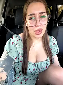 Snapshot of VikiDemi chatting on October 2025 06:23:01 AM VikiDemi online show from October 2025 06:23:01 AM