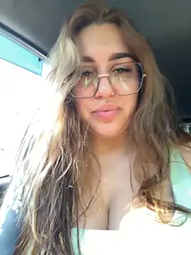 Snapshot of VikiDemi chatting on October 2025 06:35:02 AM VikiDemi online show from October 2025 06:35:02 AM