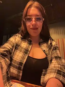 VikiDemi online show from February 2026 03:16:02 PM