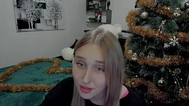 Snapshot of LinaTruly chatting on December 2024 07:21:02 PM LinaTruly online show from December 2024 07:21:02 PM