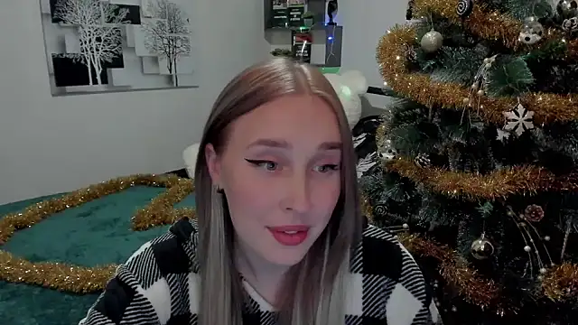 Snapshot of LinaTruly chatting on December 2024 07:50:02 PM LinaTruly online show from December 2024 07:50:02 PM