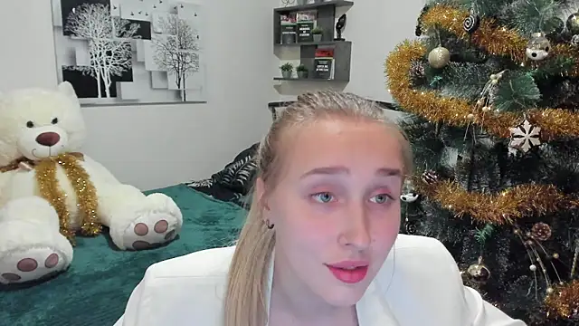 Snapshot of LinaTruly chatting on January 2025 08:25:02 PM LinaTruly online show from January 2025 08:25:02 PM