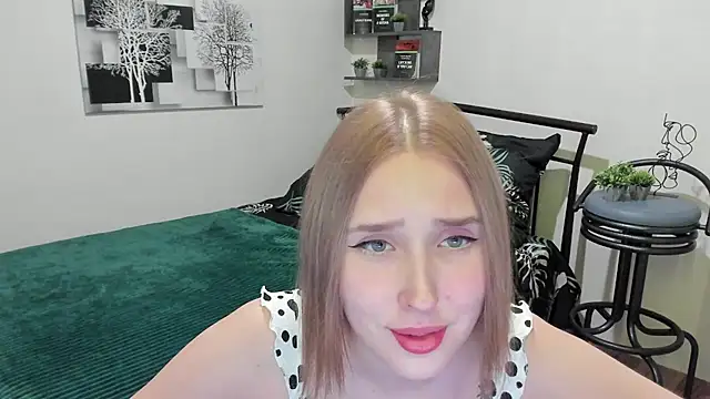 Snapshot of LinaTruly chatting on January 2025 08:25:02 PM LinaTruly online show from January 2025 08:25:02 PM