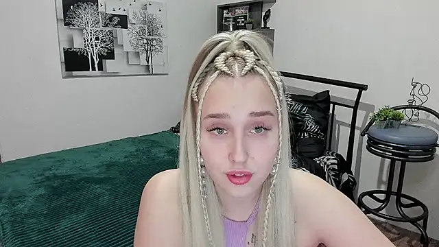 Snapshot of LinaTruly chatting on February 2025 08:25:01 PM LinaTruly online show from February 2025 08:25:01 PM