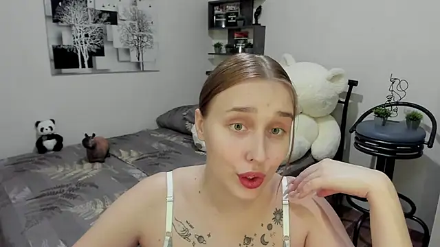 Snapshot of LinaTruly chatting on March 2025 12:27:02 AM LinaTruly online show from March 2025 12:27:02 AM