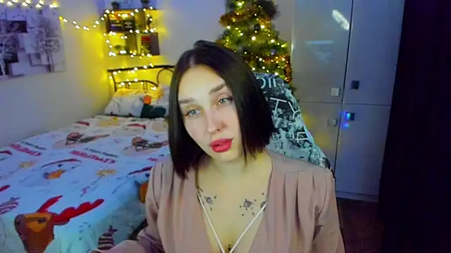 LinaTruly online show from December 2025 09:43:02 PM