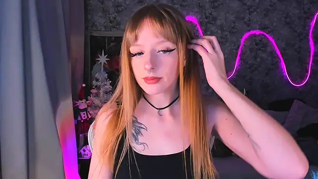 Snapshot of Inma_Lewdness chatting on December 2024 11:44:01 AM Inma Lewdness online show from December 2024 11:44:01 AM