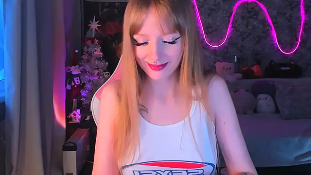 Snapshot of Inma_Lewdness chatting on January 2025 11:43:02 AM Inma Lewdness online show from January 2025 11:43:02 AM