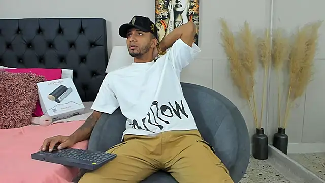 Robin Rief online show from March 2025 03:32:01 AM