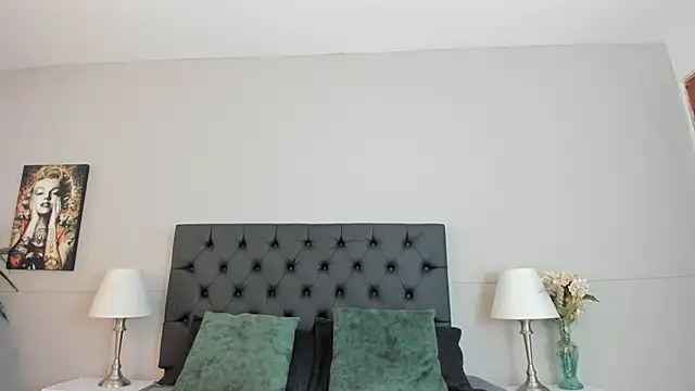 Robin Rief online show from October 2025 03:06:01 AM