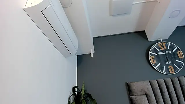 Robin Rief online show from December 2025 03:48:01 AM