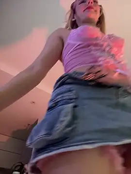 Snapshot of NicoleCut chatting on March 2026 09:45:02 AM NicoleCut online show from March 2026 09:45:02 AM