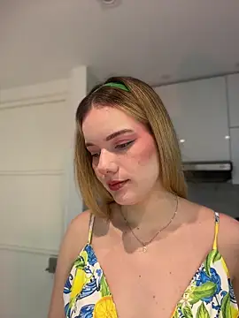 Snapshot of NicoleCut chatting on March 2026 09:58:02 AM NicoleCut online show from March 2026 09:58:02 AM