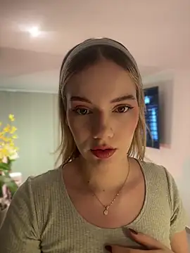 Snapshot of NicoleCut chatting on March 2026 09:59:02 AM NicoleCut online show from March 2026 09:59:02 AM