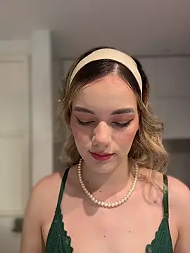 Snapshot of NicoleCut chatting on April 2026 09:57:01 AM NicoleCut online show from April 2026 09:57:01 AM