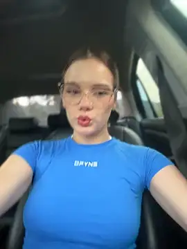 NicoleCut online show from June 2026 10:11:02 PM