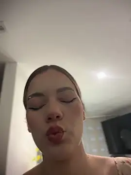 NicoleCut online show from June 2026 09:19:01 PM