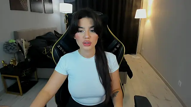 AlluringAriel online show from September 2025 07:26:01 PM