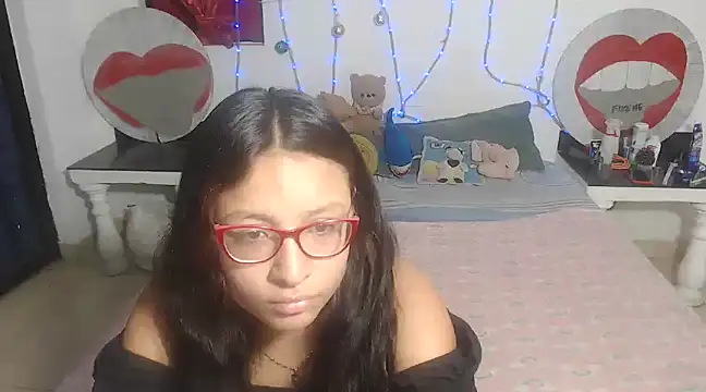 Snapshot of PartySexting chatting on January 2025 02:04:02 AM PartySexting online show from January 2025 02:04:02 AM