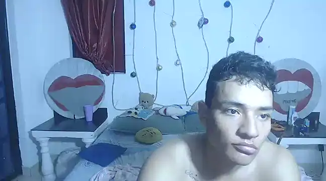 Snapshot of PartySexting chatting on January 2025 02:10:01 AM PartySexting online show from January 2025 02:10:01 AM