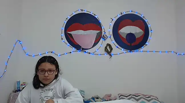 Snapshot of PartySexting chatting on February 2025 09:09:01 AM PartySexting online show from February 2025 09:09:01 AM